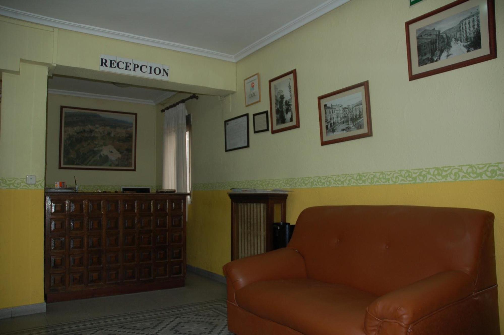 Hostal Residencia Castilla クエンカ エクステリア 写真