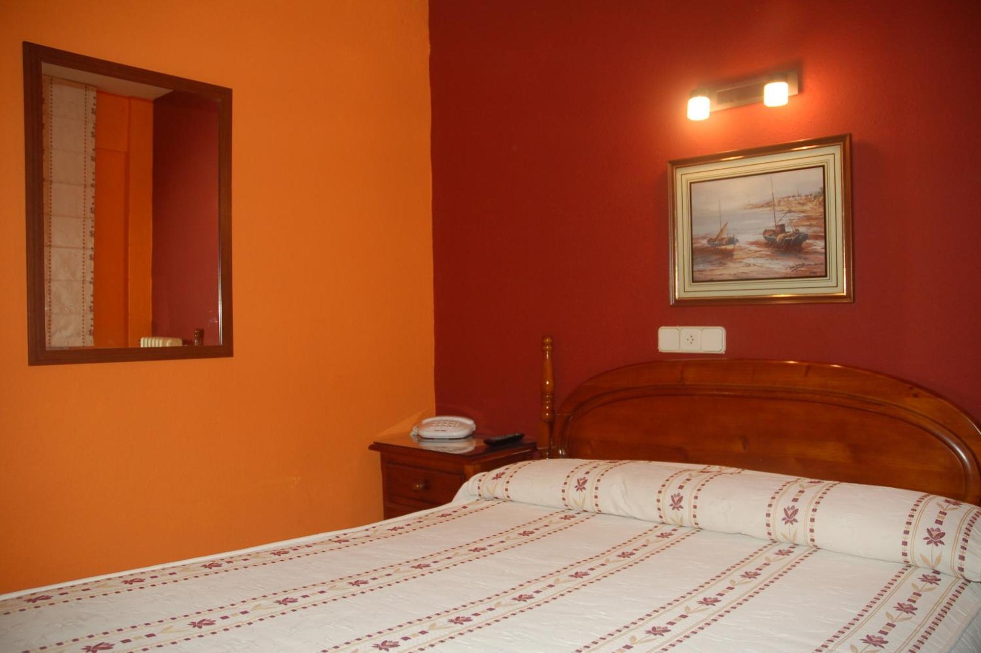 Hostal Residencia Castilla クエンカ エクステリア 写真