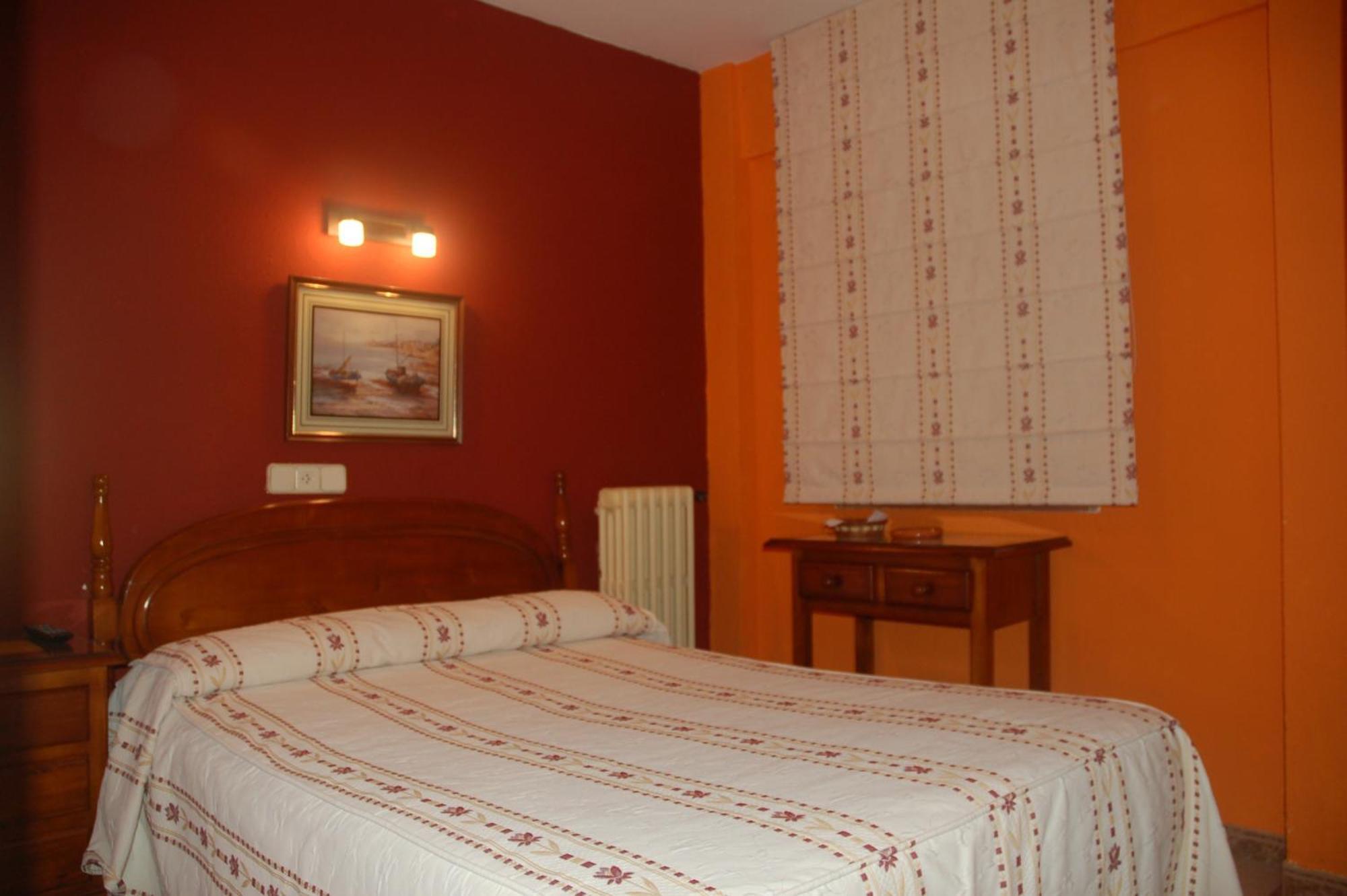 Hostal Residencia Castilla クエンカ エクステリア 写真