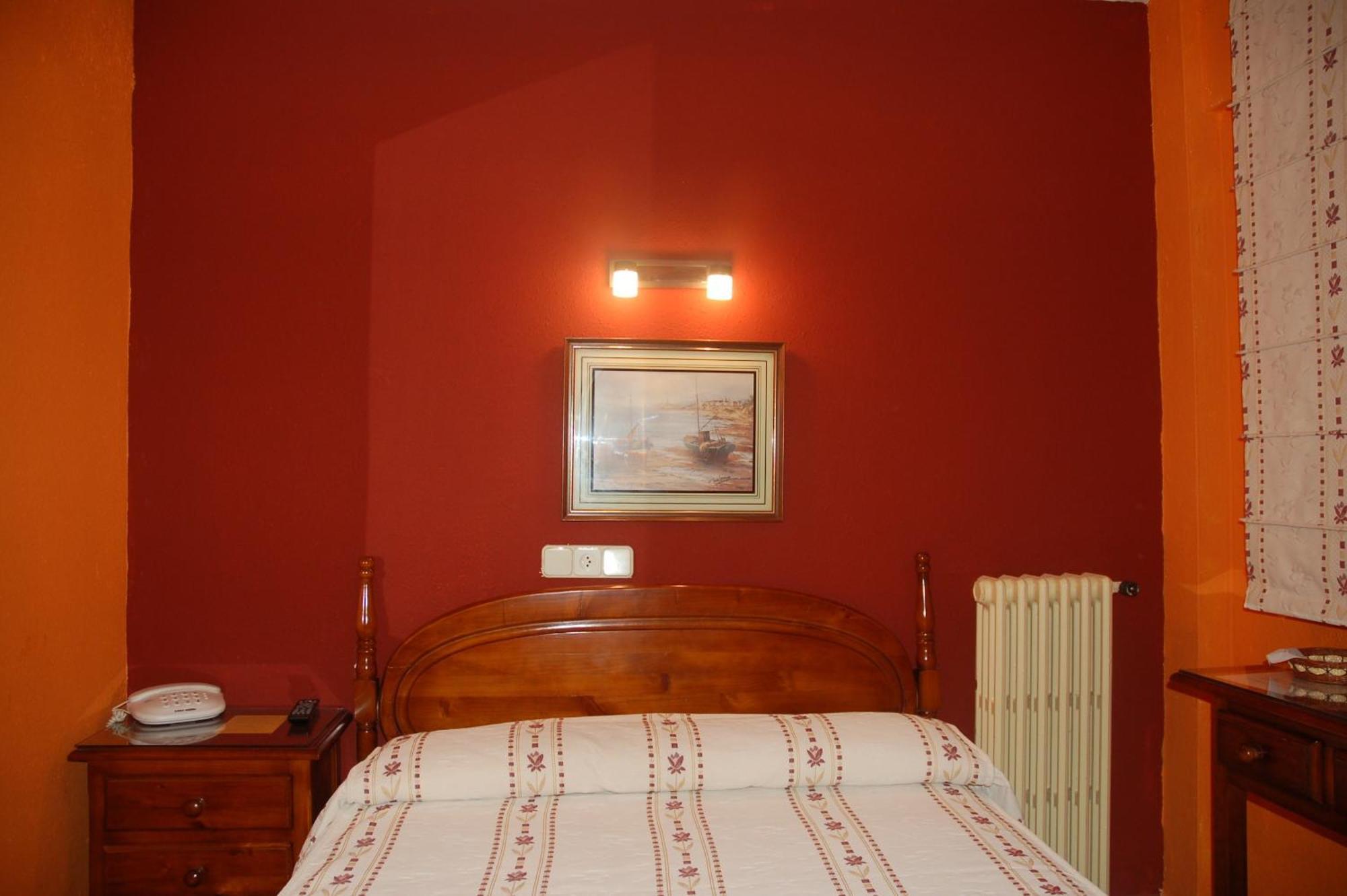 Hostal Residencia Castilla クエンカ エクステリア 写真