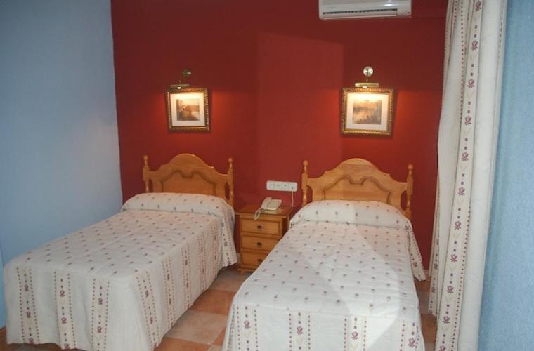 Hostal Residencia Castilla クエンカ エクステリア 写真