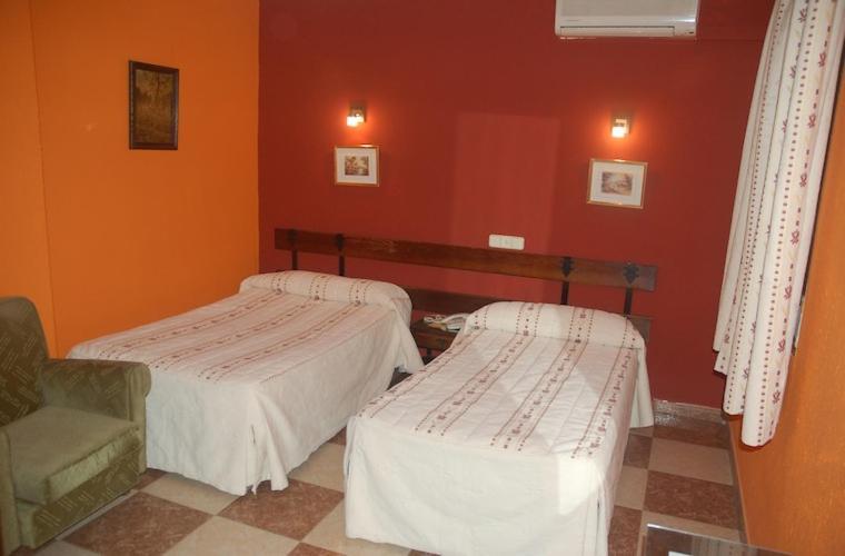 Hostal Residencia Castilla クエンカ エクステリア 写真