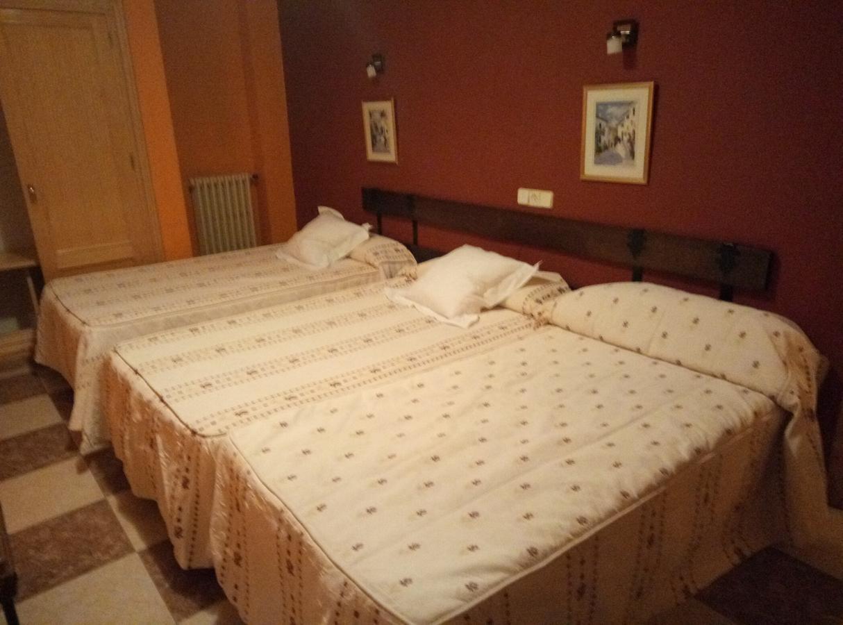 Hostal Residencia Castilla クエンカ エクステリア 写真