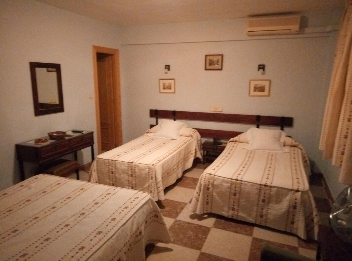 Hostal Residencia Castilla クエンカ エクステリア 写真